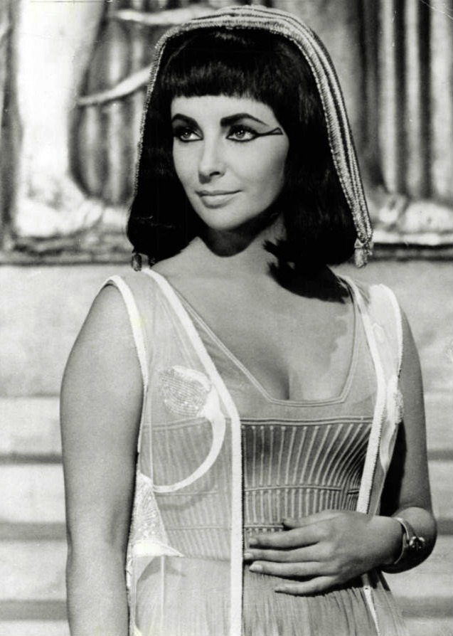 Elizabeth Taylor in costume as Cleopatra